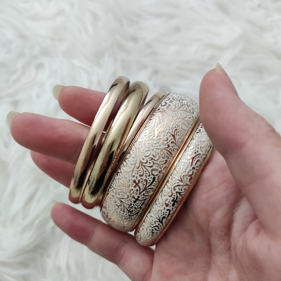 5 piece gold bangle set - Picture 2 of 2